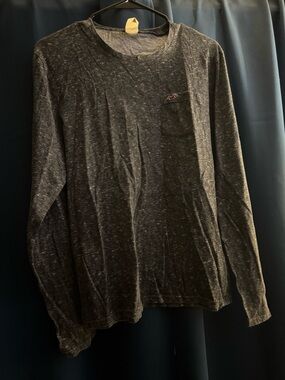 Hollister Women’s Heathered Dark Gray Long Sleeve Crew Shirt